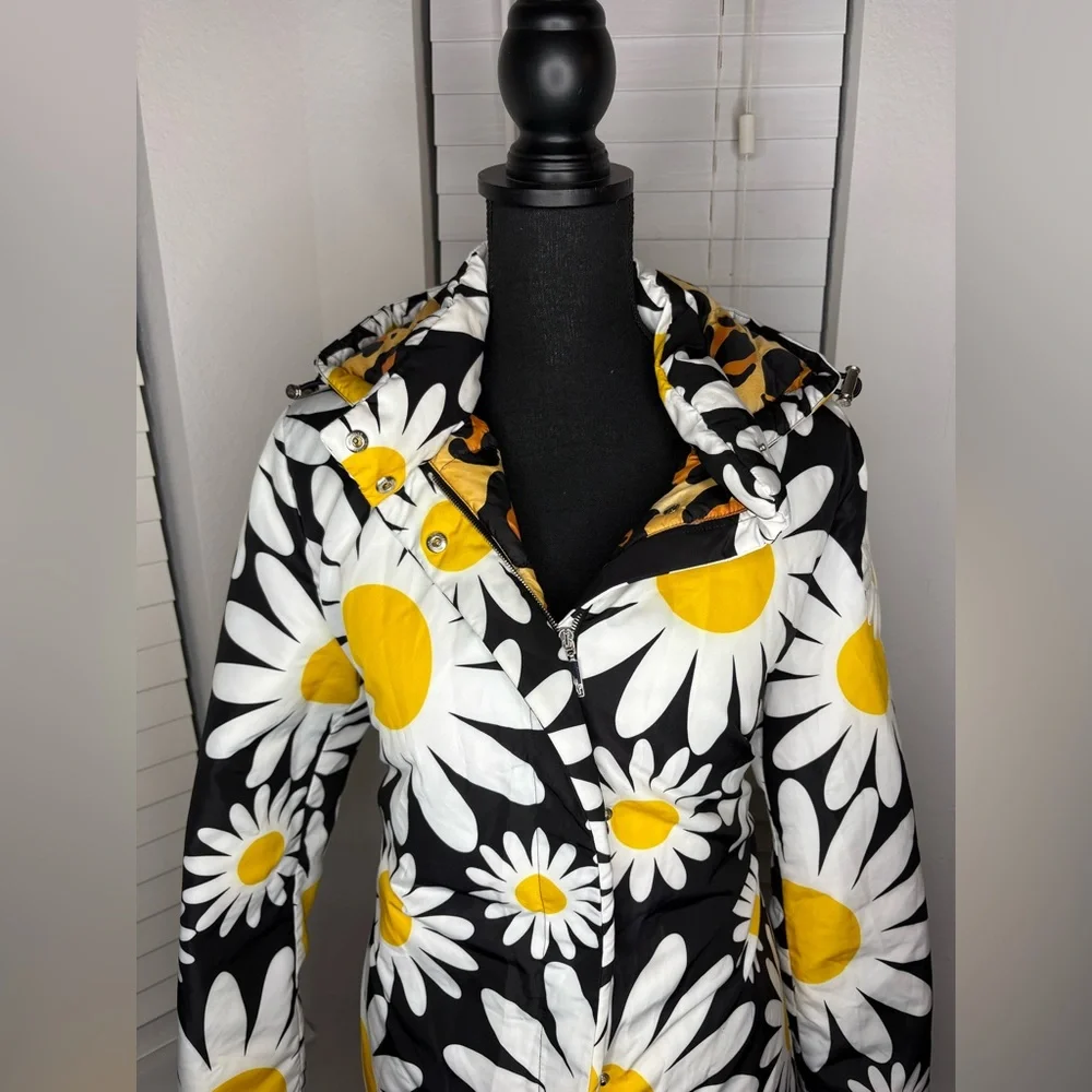 Moncler Black and White Floral Puffer Jacket - Picture 4 of 5